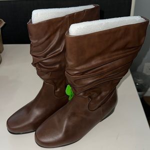 Ana NWT - brown boots size 8.5W